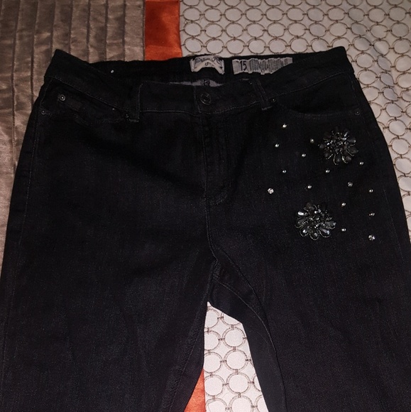 Jeans - Picture 2 of 3